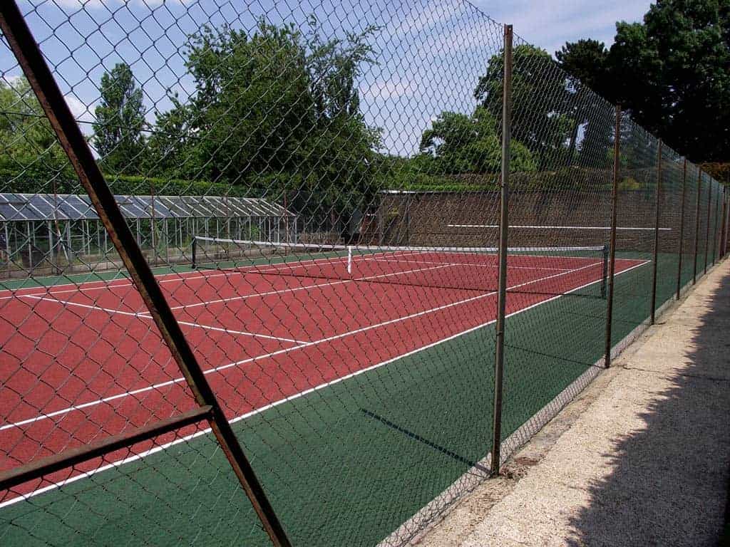 Tennis court fencing